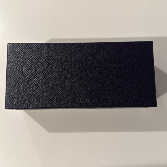 Authentic Prada gift box - Picture 5 of 5